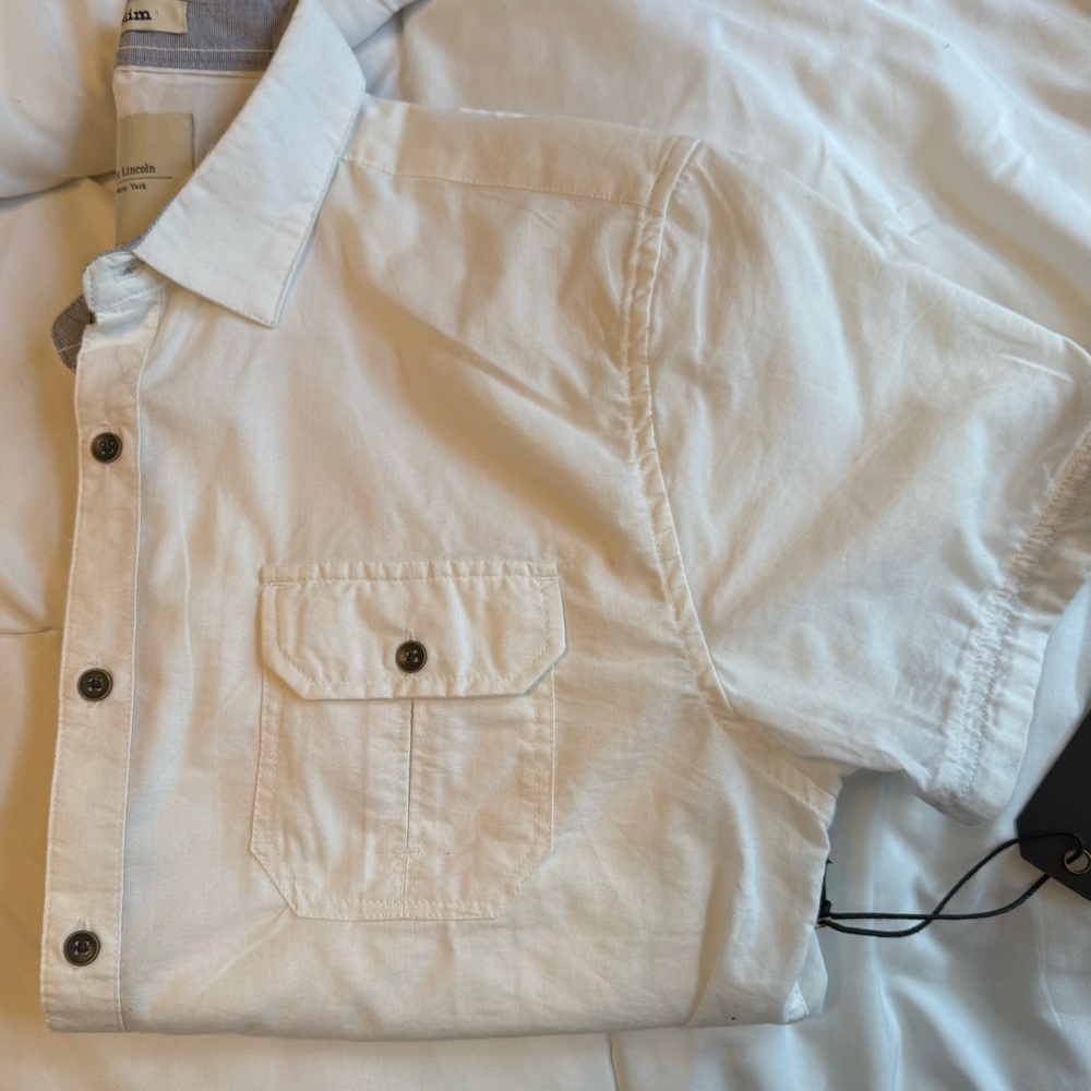 Men's White Button-Up Shirt - Picture 3 of 4